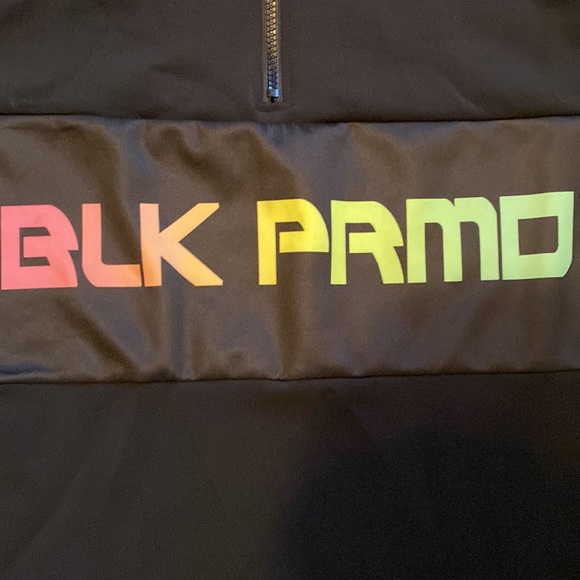 Black Pyramid Streetwear Top - Picture 7 of 13